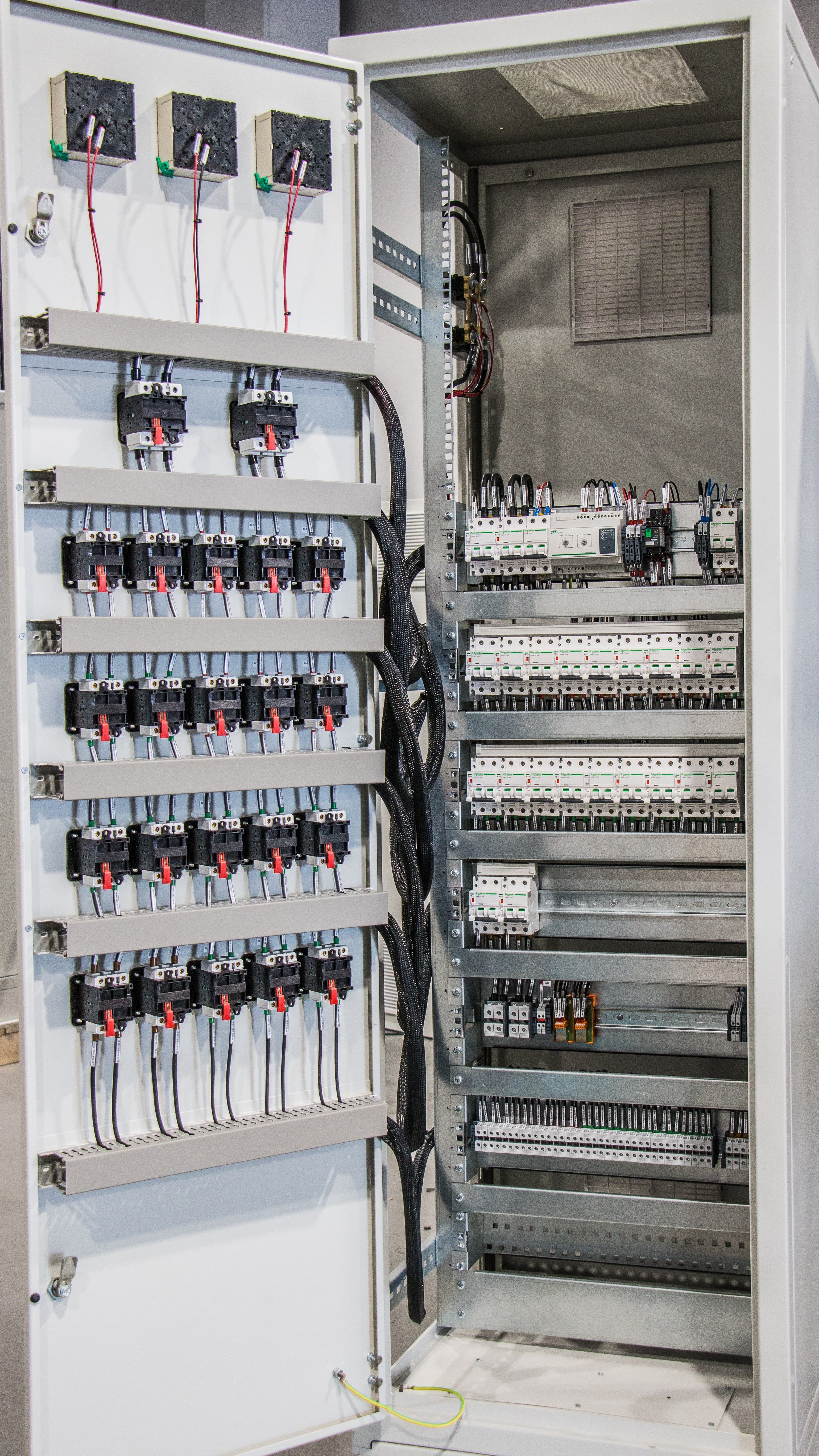 Industrial electrical switchboards